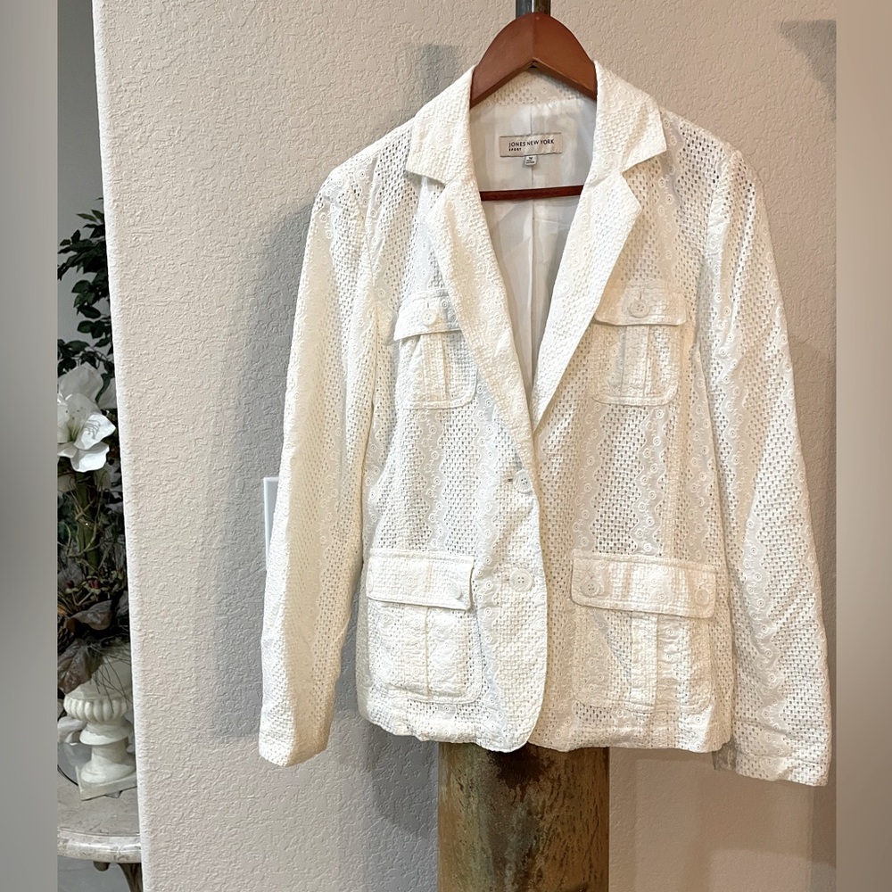Jones New York Sports White eyelet Blazer Classic Lapel Lightweight lined SZ M